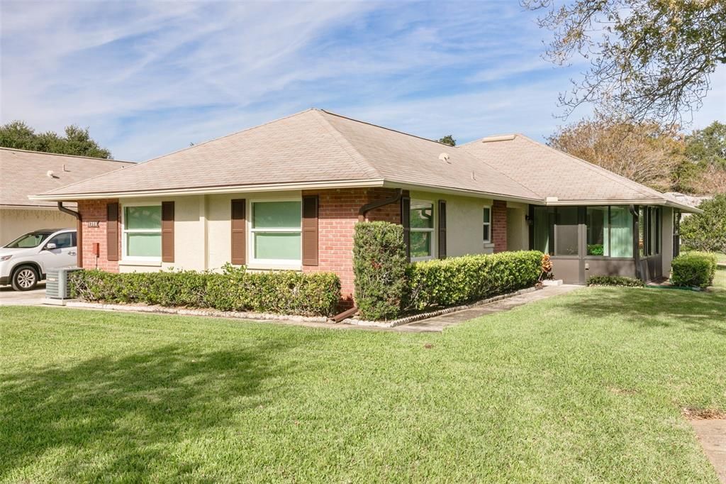 Recently Sold: $360,000 (2 beds, 2 baths, 1110 Square Feet)