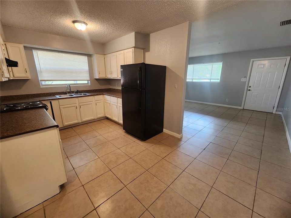 Recently Rented: $1,499 (4 beds, 2 baths, 1504 Square Feet)