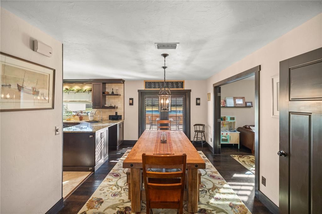 Recently Sold: $525,000 (4 beds, 3 baths, 2368 Square Feet)