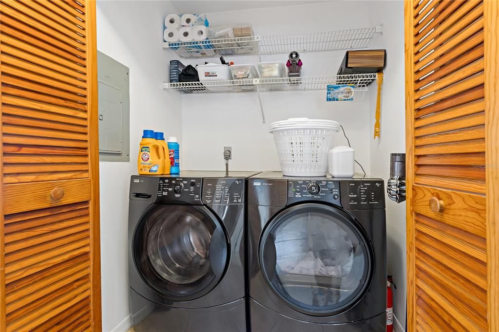 Large capacity Washer/Dryer in Unit