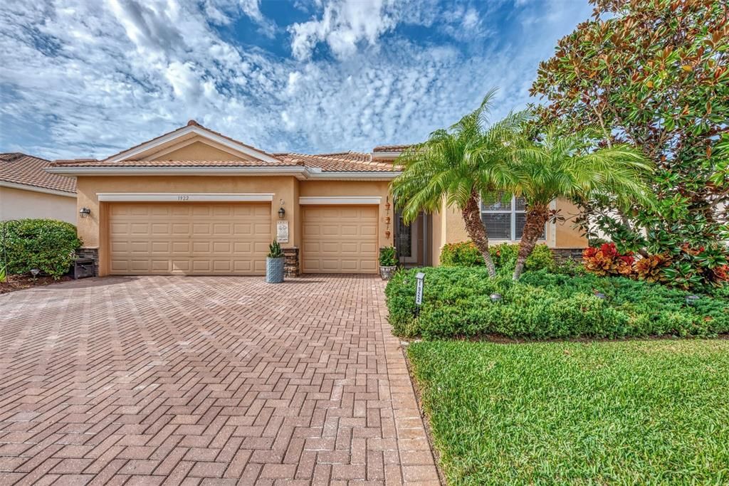 Recently Sold: $620,000 (4 beds, 3 baths, 2260 Square Feet)