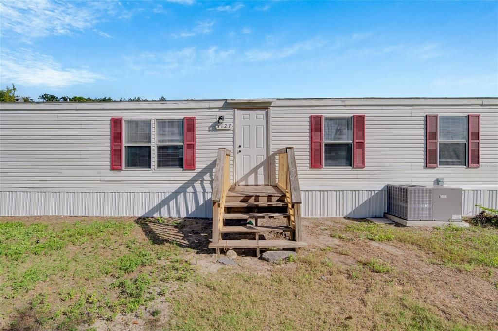 Active With Contract: $227,900 (3 beds, 2 baths, 1216 Square Feet)