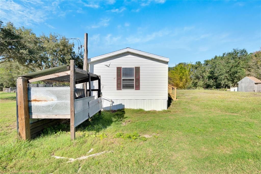 Active With Contract: $227,900 (3 beds, 2 baths, 1216 Square Feet)