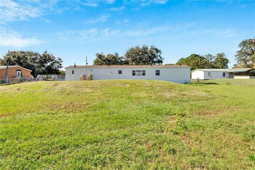 Active With Contract: $227,900 (3 beds, 2 baths, 1216 Square Feet)