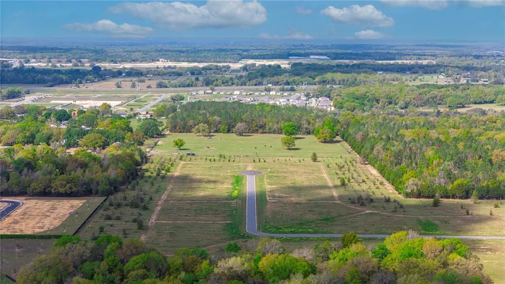 На продажу: $190,000 (0.83 acres)