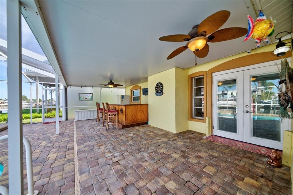 Active With Contract: $599,900 (2 beds, 2 baths, 1201 Square Feet)