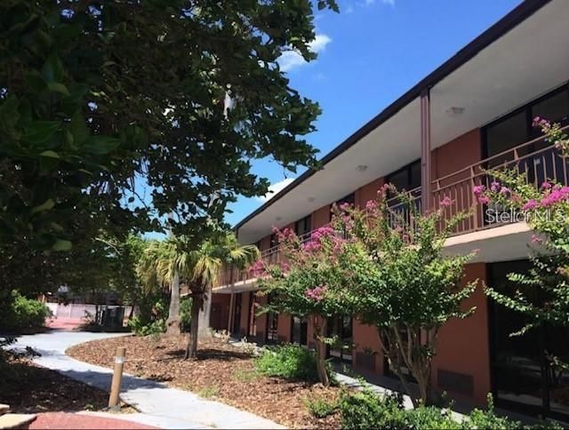 Recently Sold: $66,000 (1 beds, 1 baths, 351 Square Feet)