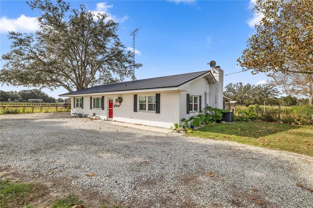 Recently Sold: $1,200,000 (3 beds, 2 baths, 2298 Square Feet)