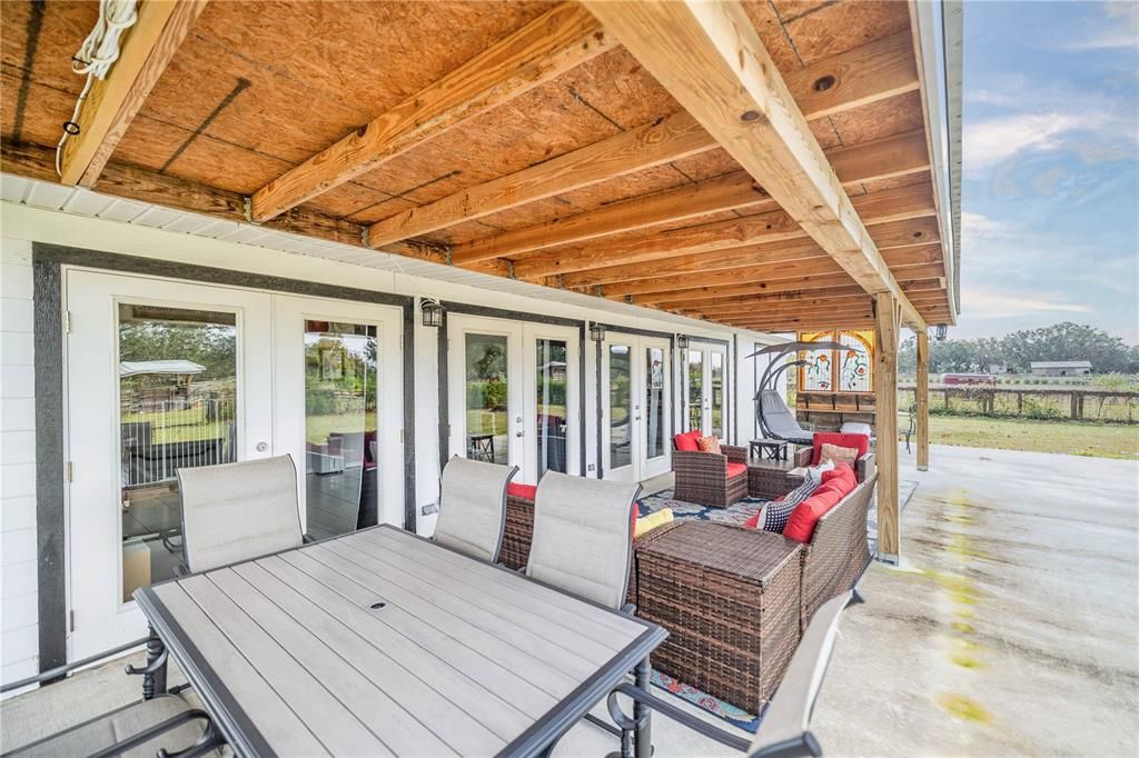 Recently Sold: $1,200,000 (3 beds, 2 baths, 2298 Square Feet)