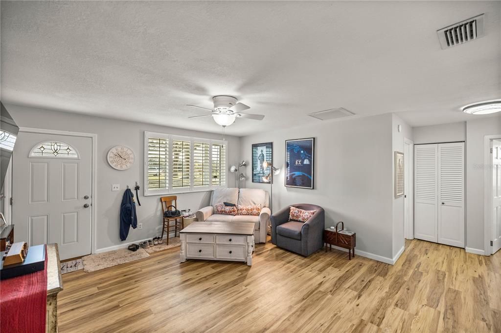 Recently Sold: $1,200,000 (3 beds, 2 baths, 2298 Square Feet)