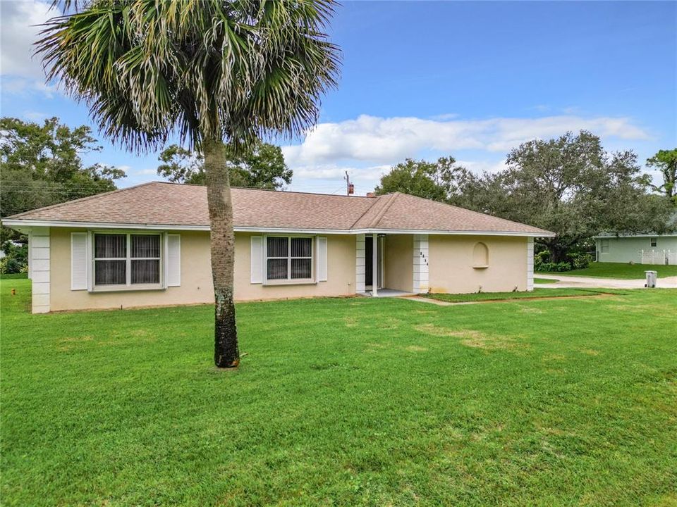 Recently Sold: $389,900 (3 beds, 2 baths, 1989 Square Feet)