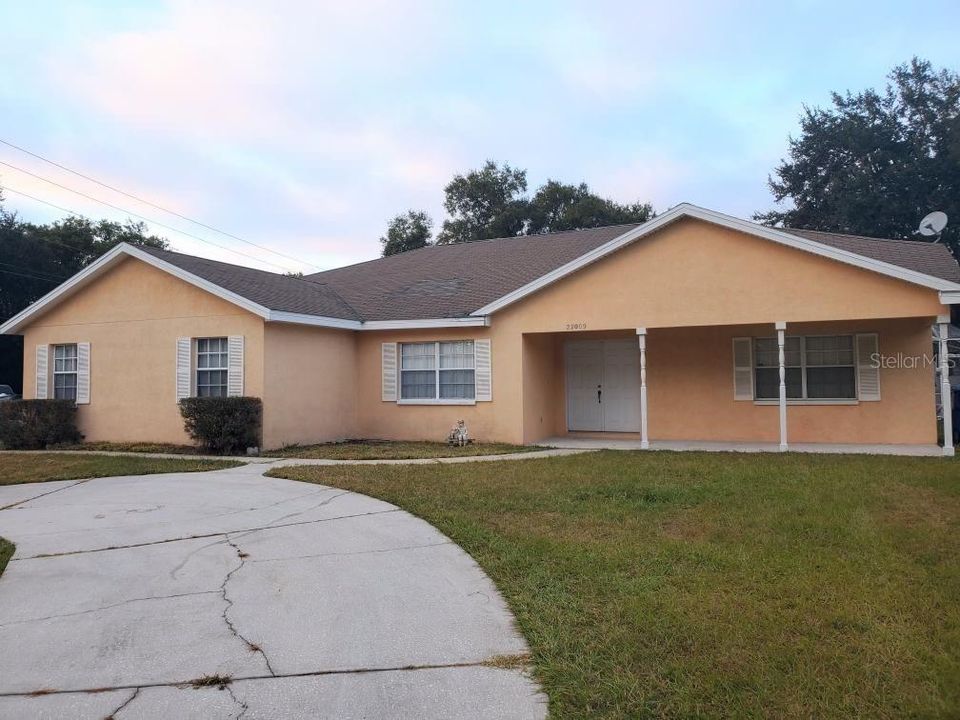 Недавно продано: $390,000 (4 спален, 3 ванн, 2429 Квадратных фут)