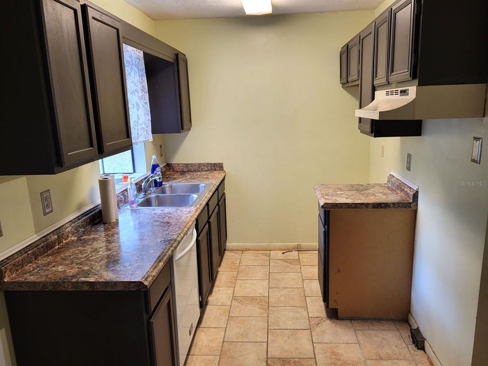 Recently Sold: $150,000 (2 beds, 1 baths, 832 Square Feet)