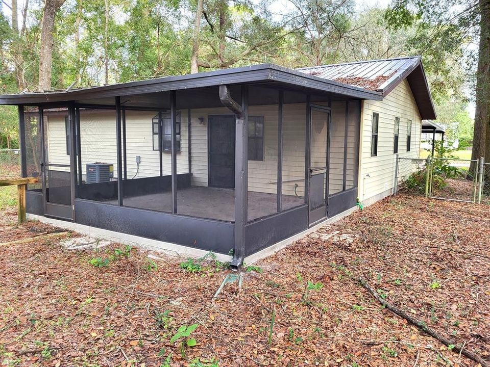Recently Sold: $150,000 (2 beds, 1 baths, 832 Square Feet)