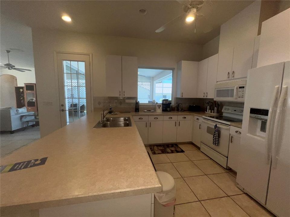 For Rent: $4,800 (3 beds, 2 baths, 1836 Square Feet)