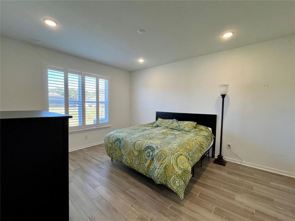 For Sale: $325,000 (2 beds, 2 baths, 1698 Square Feet)