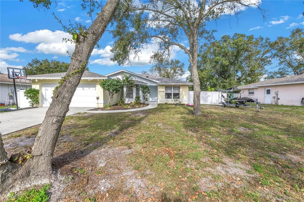 Recently Sold: $429,900 (3 beds, 2 baths, 1386 Square Feet)