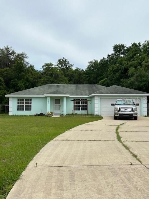 Recently Sold: $220,000 (3 beds, 2 baths, 1395 Square Feet)
