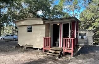 For Sale: $215,000 (2 beds, 1 baths, 720 Square Feet)