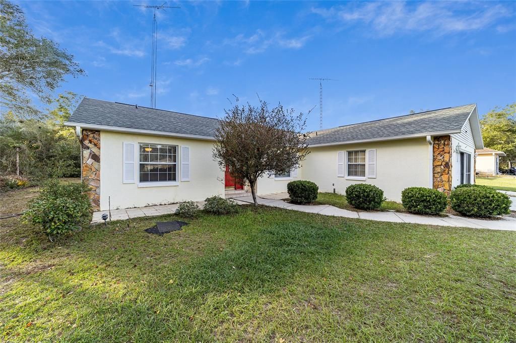 Active With Contract: $289,500 (3 beds, 2 baths, 2226 Square Feet)