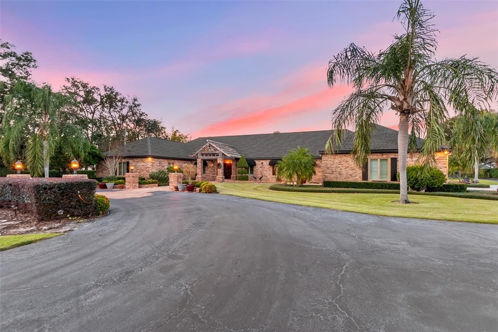 Recently Sold: $1,799,000 (5 beds, 5 baths, 6154 Square Feet)