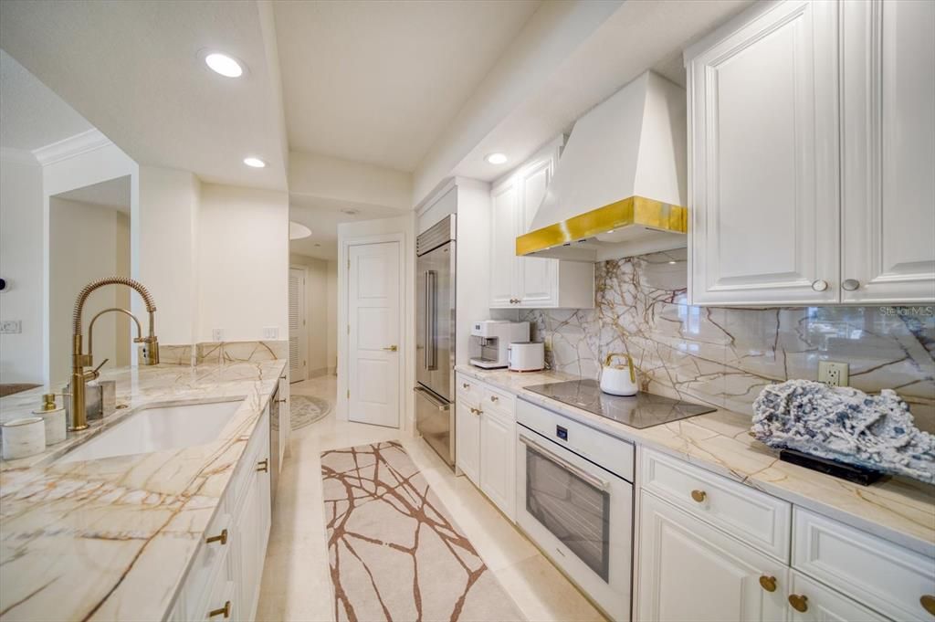 Active With Contract: $2,199,000 (2 beds, 2 baths, 1680 Square Feet)