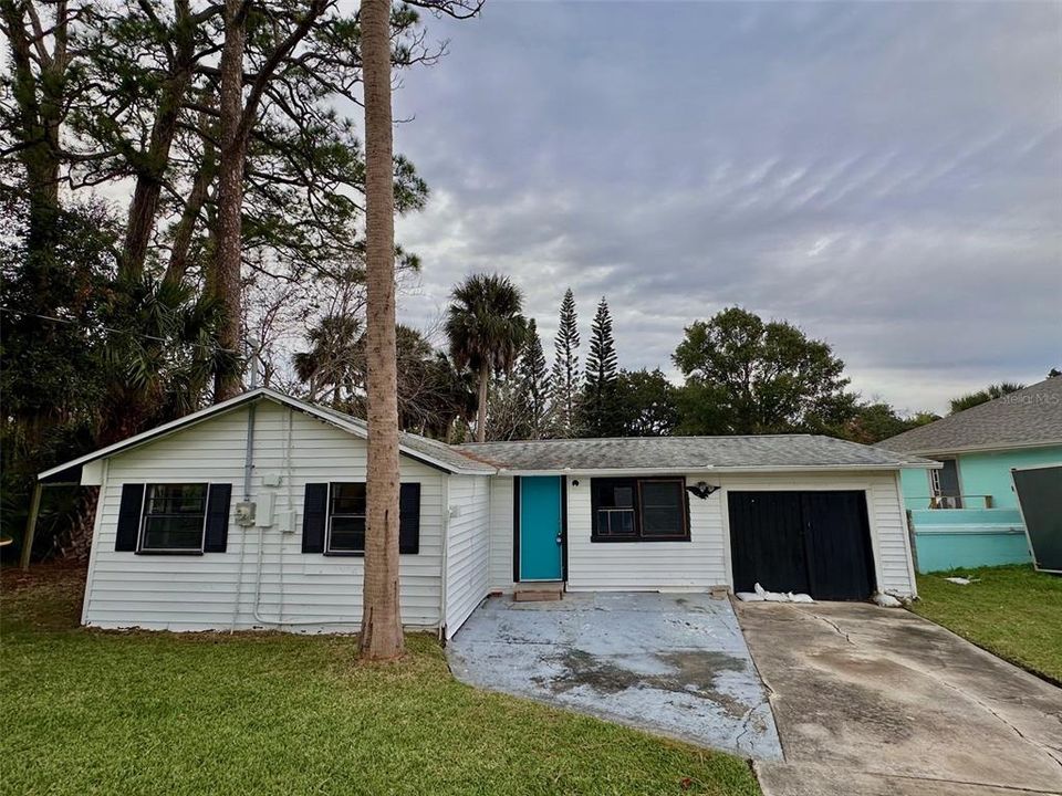 Recently Sold: $140,000 (2 beds, 2 baths, 1048 Square Feet)