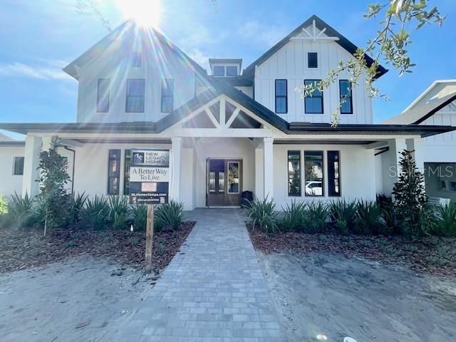 最近售出: $2,685,438 (5 贝兹, 6 浴室, 4875 平方英尺)