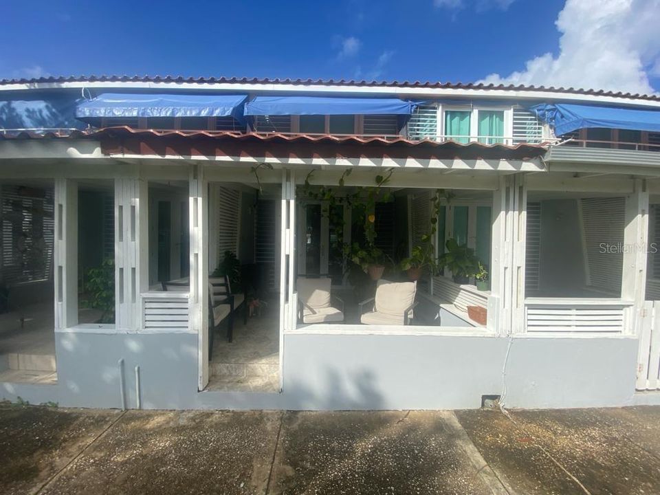 Recently Rented: $1,800 (2 beds, 1 baths, 1600 Square Feet)