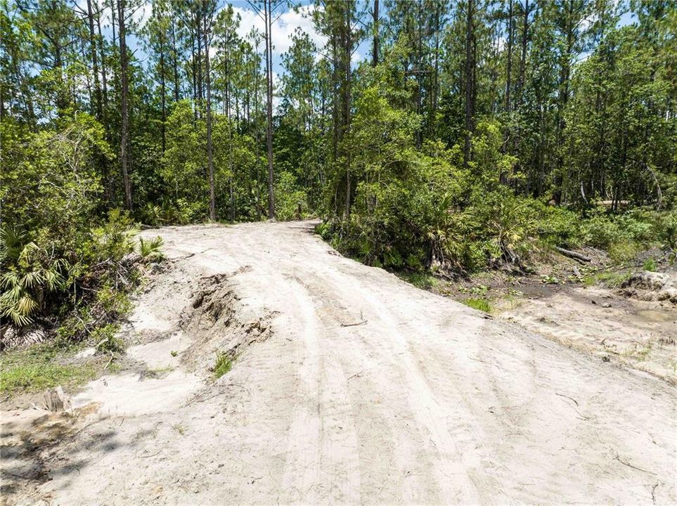 En Venta: $335,000 (28.75 acres)