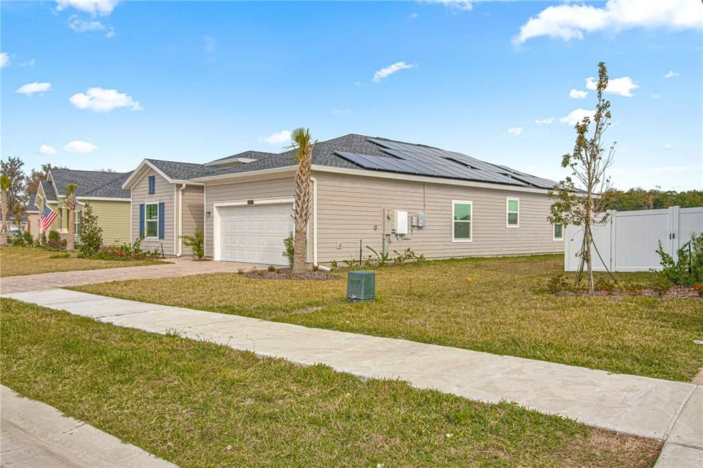 Active With Contract: $325,000 (4 beds, 3 baths, 2352 Square Feet)