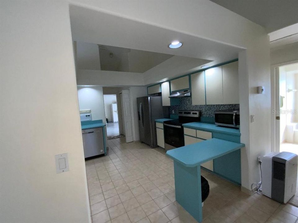 Vendido Recientemente: $725,000 (3 camas, 2 baños, 2231 Pies cuadrados)