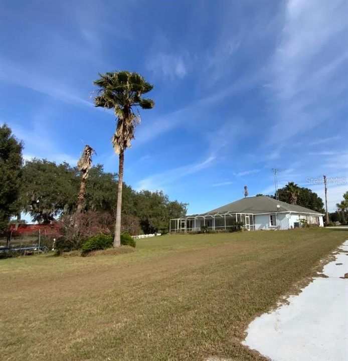 Recently Sold: $725,000 (3 beds, 2 baths, 2231 Square Feet)