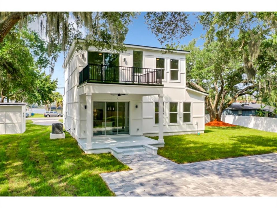 For Sale: $724,500 (3 beds, 3 baths, 1800 Square Feet)