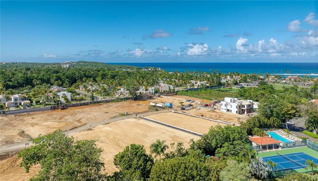 For Sale: $3,200,000 (0.36 acres)