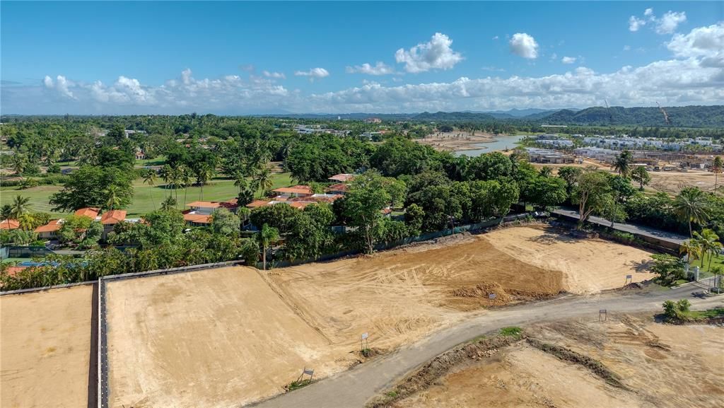 For Sale: $3,200,000 (0.36 acres)