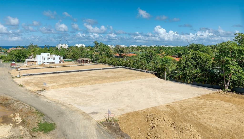 For Sale: $3,200,000 (0.36 acres)