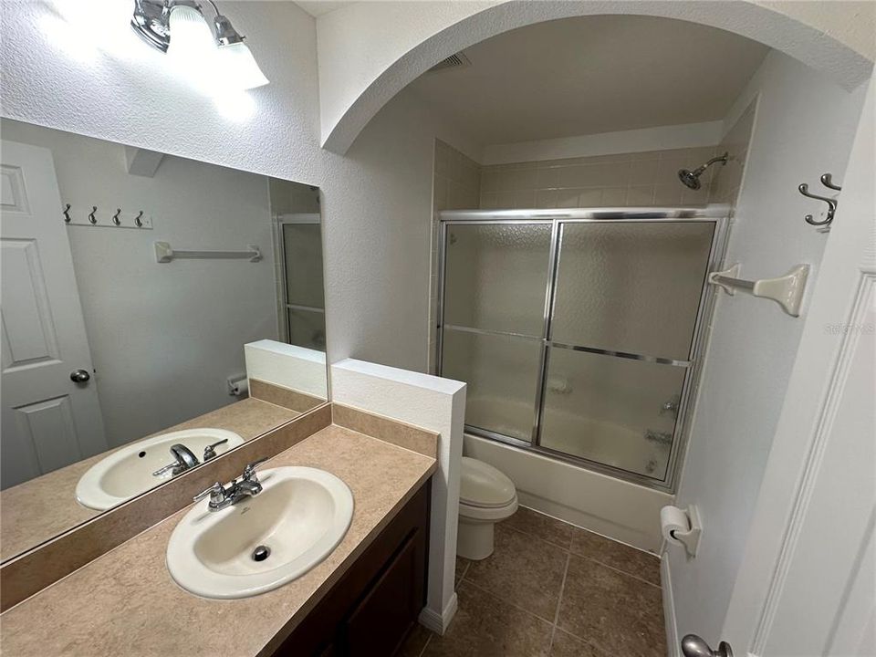 最近租的: $2,100 (3 贝兹, 2 浴室, 1472 平方英尺)