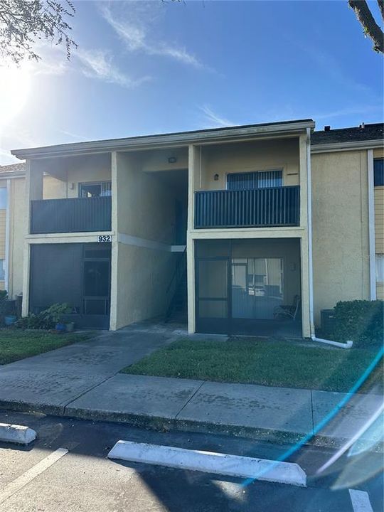 Active With Contract: $1,150 (1 beds, 1 baths, 462 Square Feet)