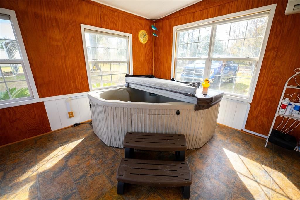 Недавно продано: $249,000 (3 спален, 2 ванн, 1812 Квадратных фут)