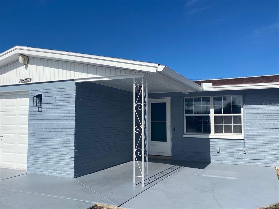 Recently Rented: $1,750 (2 beds, 1 baths, 948 Square Feet)