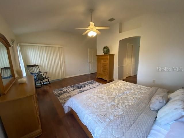 For Rent: $4,000 (3 beds, 2 baths, 1937 Square Feet)