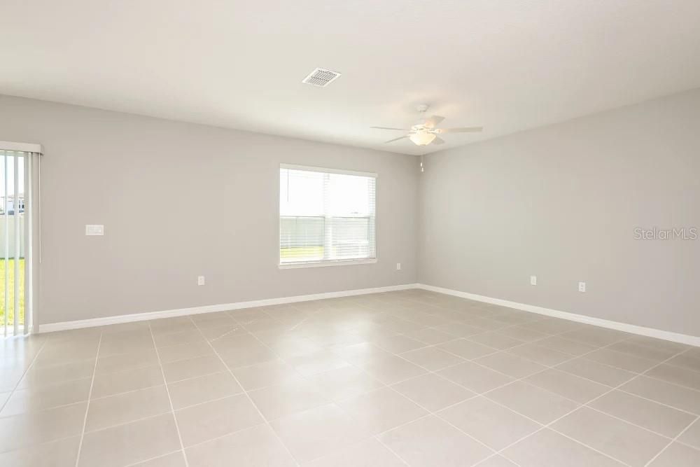 For Rent: $2,195 (3 beds, 2 baths, 1822 Square Feet)