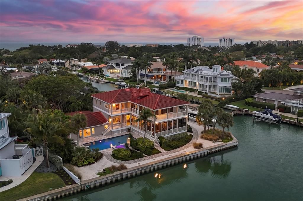 For Sale: $6,490,000 (3 beds, 3 baths, 4733 Square Feet)