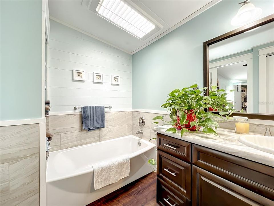 最近售出: $232,000 (2 贝兹, 2 浴室, 1484 平方英尺)