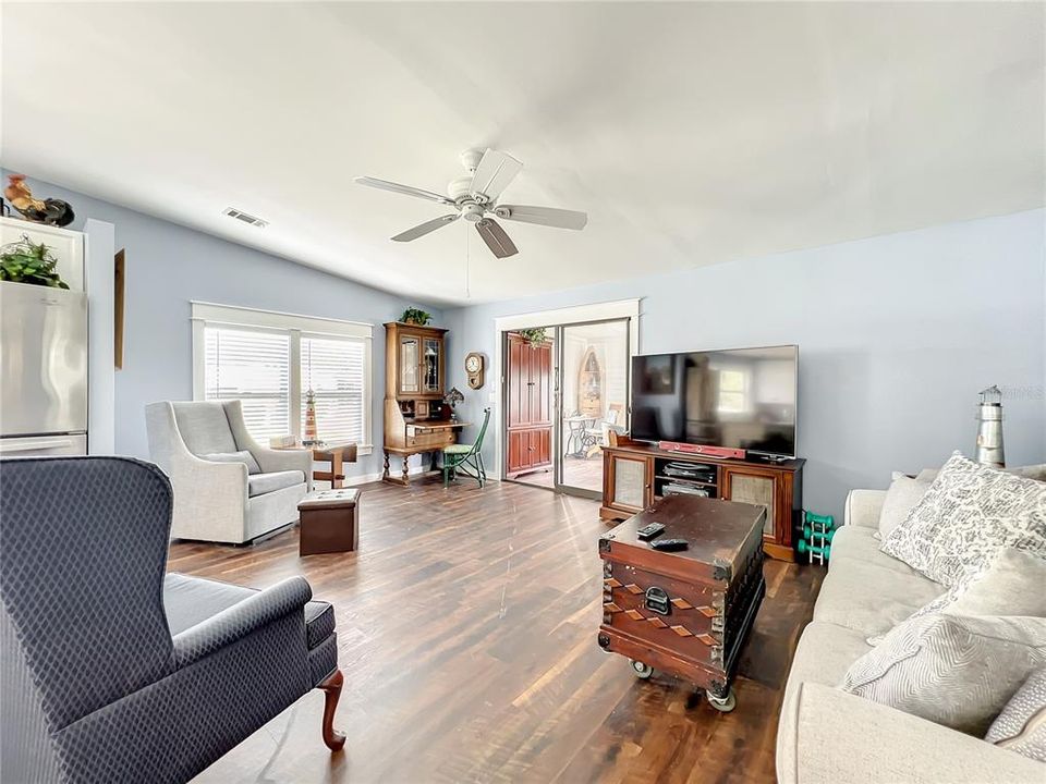 Recently Sold: $232,000 (2 beds, 2 baths, 1484 Square Feet)
