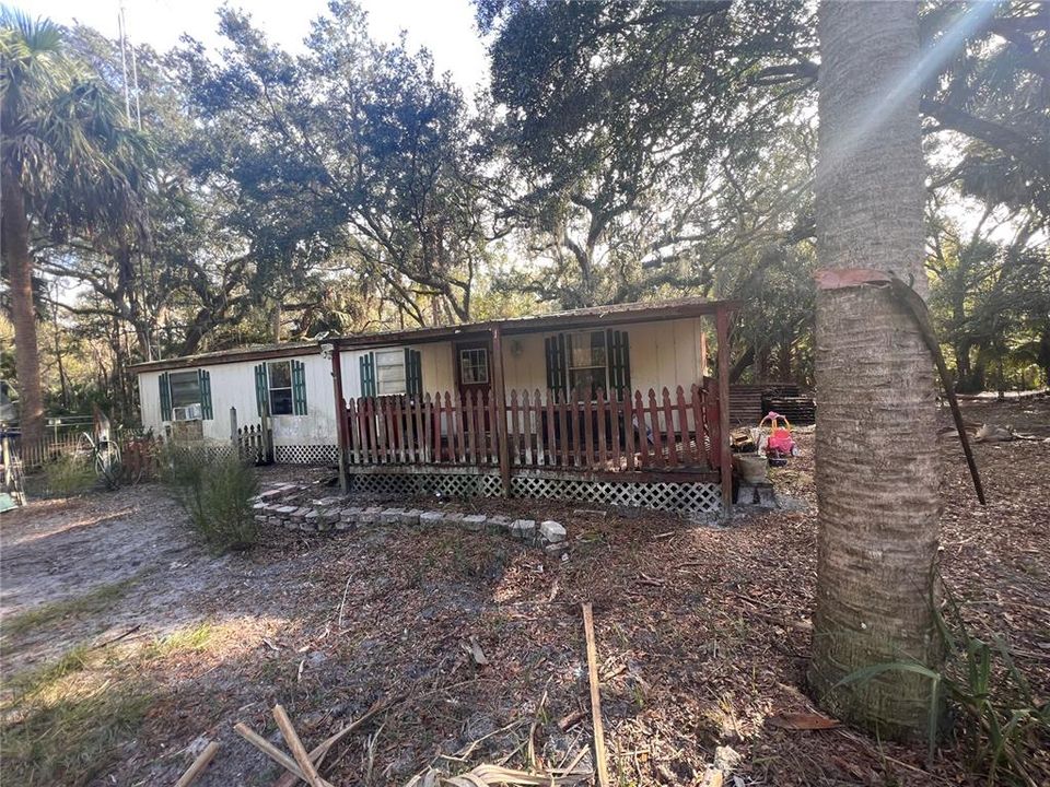 Recently Sold: $98,500 (2 beds, 1 baths, 1200 Square Feet)