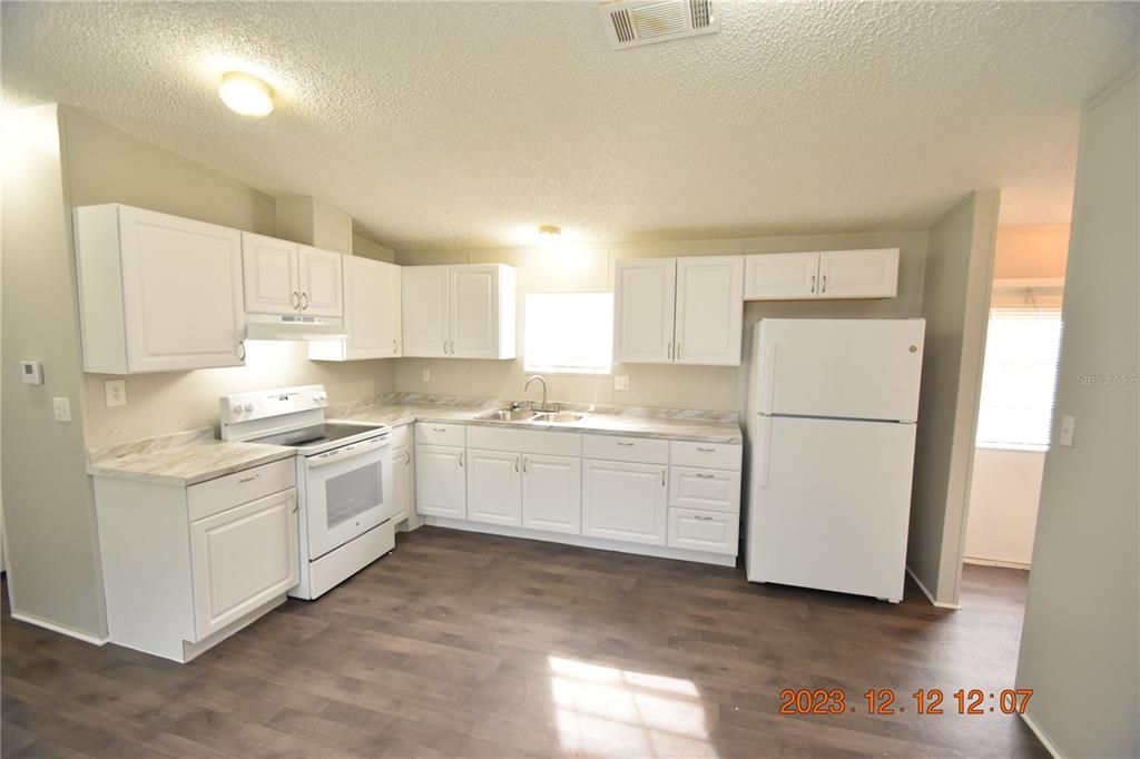 Recently Sold: $225,000 (3 beds, 2 baths, 1012 Square Feet)