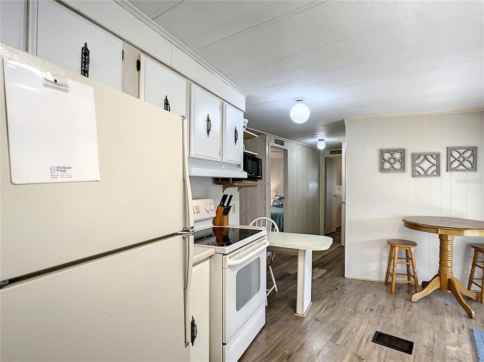 For Sale: $140,000 (2 beds, 2 baths, 1152 Square Feet)