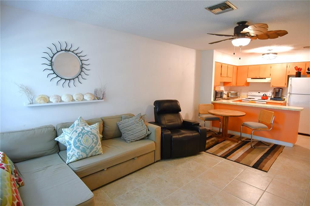 Active With Contract: $120,000 (1 beds, 1 baths, 600 Square Feet)